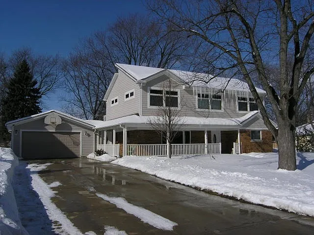1S132 Buttercup Ln photo 1