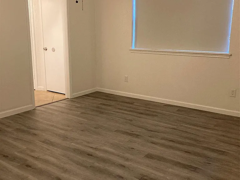 5008 Rockland Dr — Photo 11