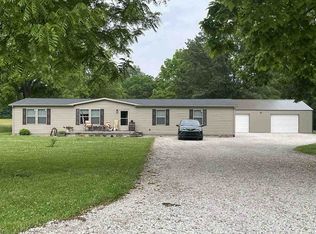 13800 S Geneva Hills Rd, Clinton, IN 47842