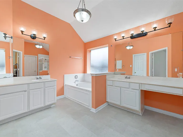 7919 Quail Meadow Dr — Photo 18