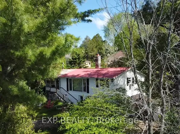 72 B Bridge St, Addington Highlands, ON K0H 1L0