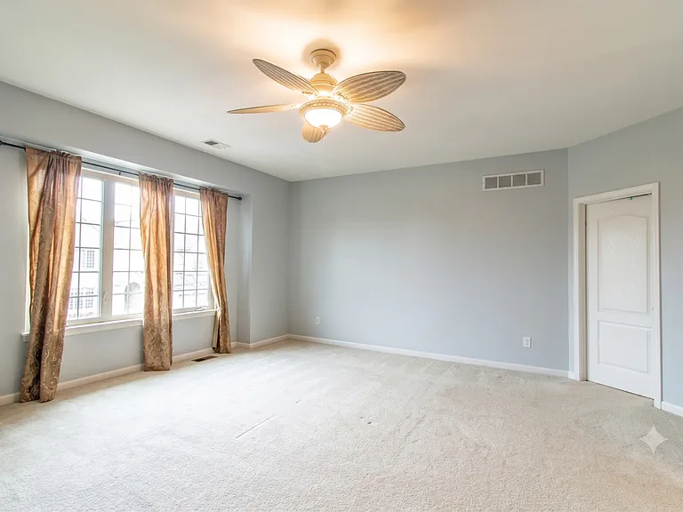 6 Beaconsfield Ct — Photo 11