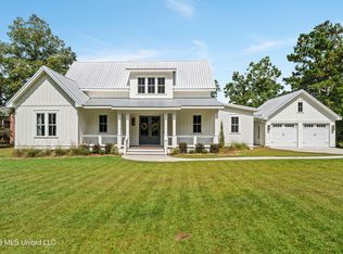16 Bent Pebble Point, Lumberton, MS 39455
