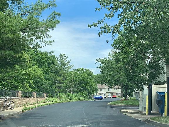 3rd image of 729 E Sherwood Hills Dr