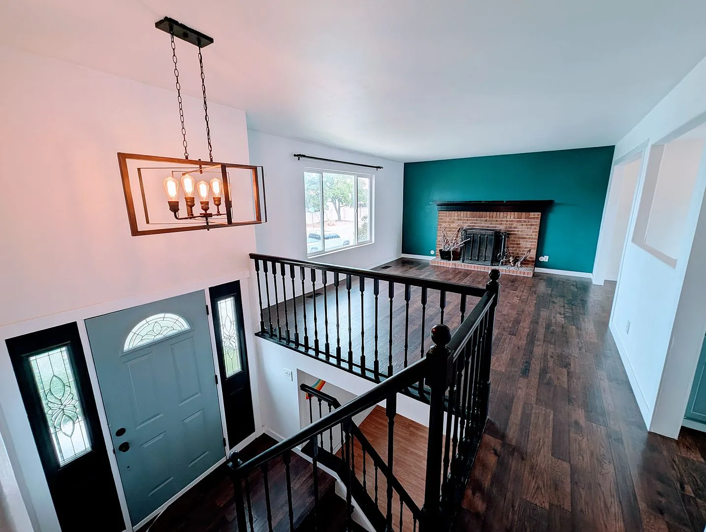 Gorgeous Home In Sandy — Photo 4