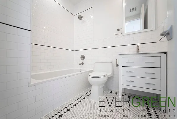 Rented by Pinn Realty | media 8