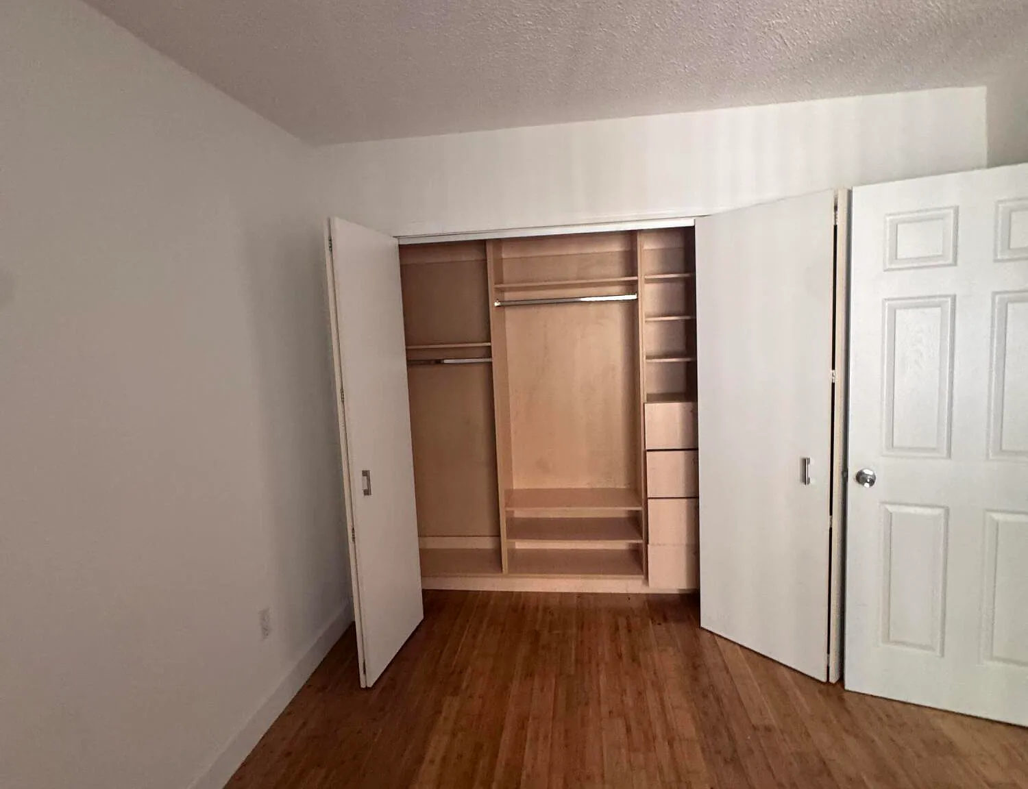 2 bed, 1.0 bath, 891 sqft, $2,250 — Photo 1