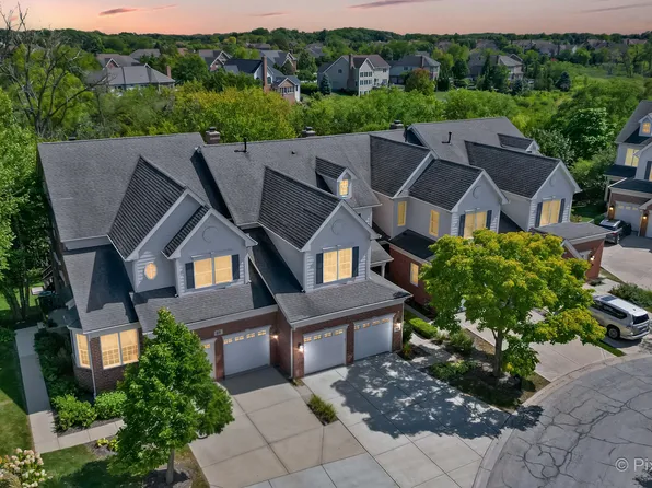 53 Harborside Way, Hawthorn Woods, IL 60047