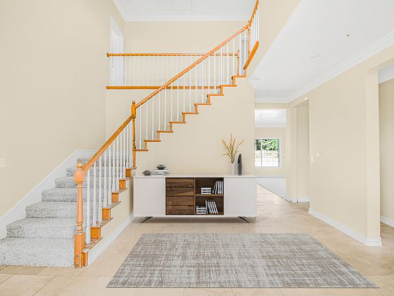5th image of 10148 Leona Ave