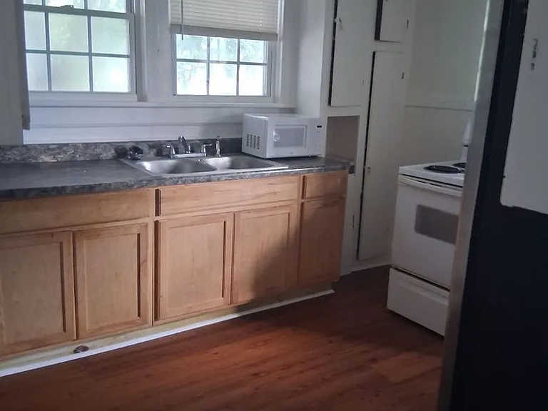 840 Orville Ave — Photo 11