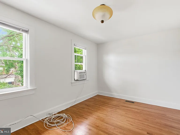440 Delafield Pl NW — Photo 21