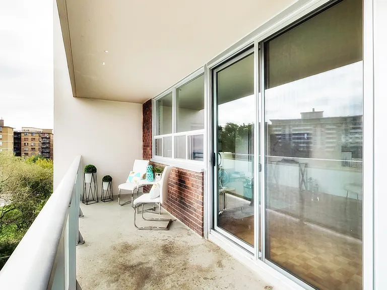 625 Roselawn Ave — Photo 34