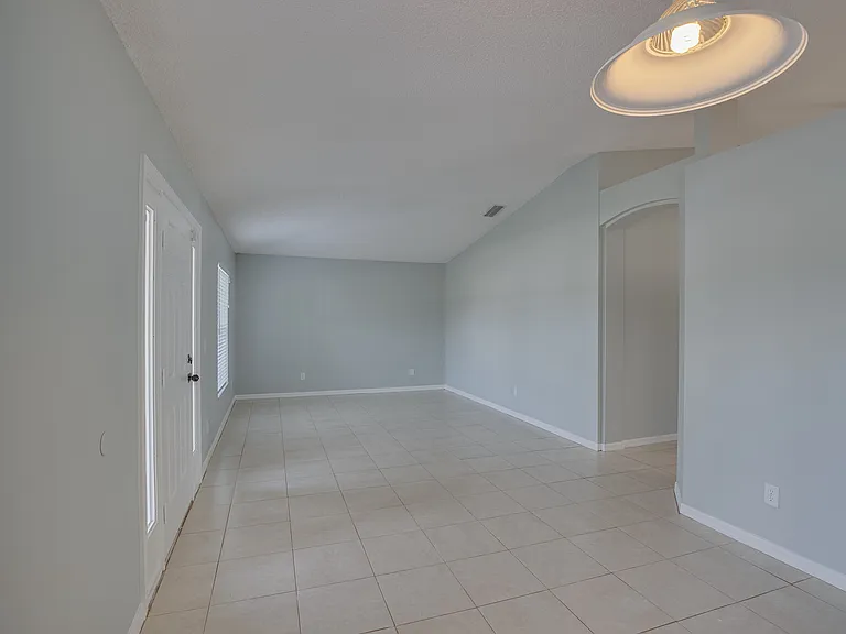 7946 100th Ave — Photo 3