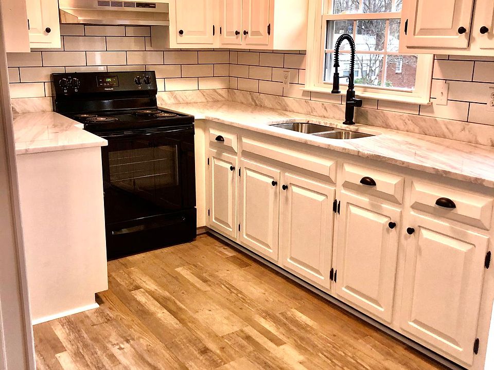 1st image of 417 W 20th St #417