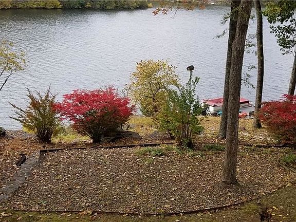 5th image of 6 Castleford Dr