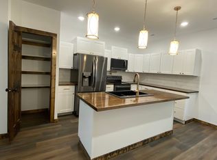 202 E Howell St #B, Albany, MO 64402