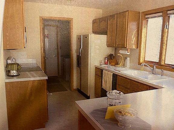 4th image of 6431 Chesterfield Ct