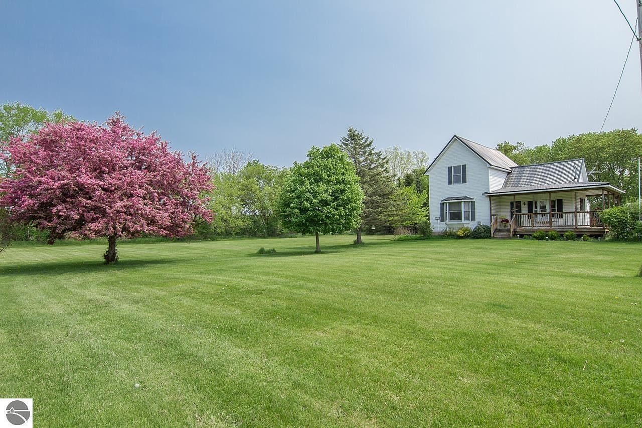 4538 N Coleman Rd, Coleman, MI 48618 Zillow