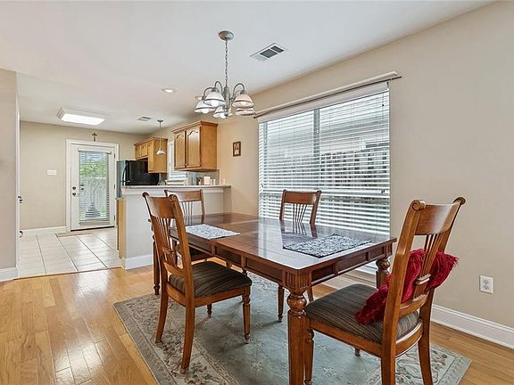 4th image of 109 Emerald Pines Ct