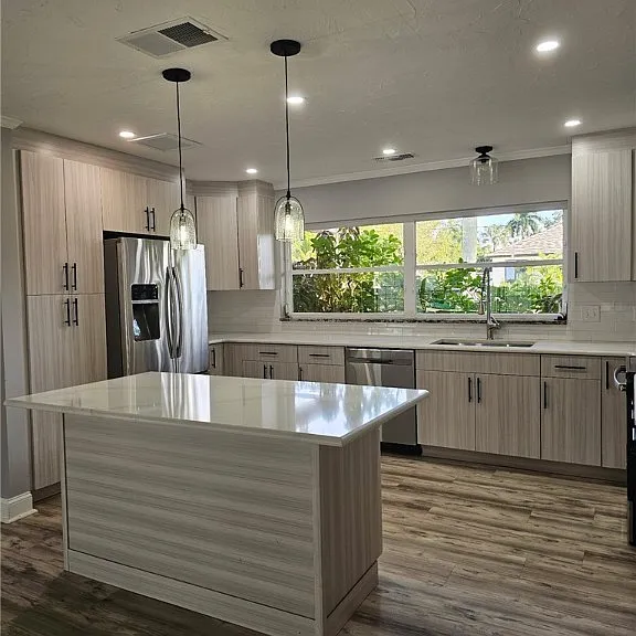 3933 E River Dr — Photo 10