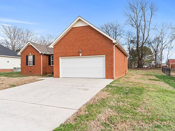 4th image of 85 Brookfield Cir
