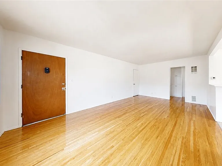 1132 S Holt Ave #7 — Photo 1