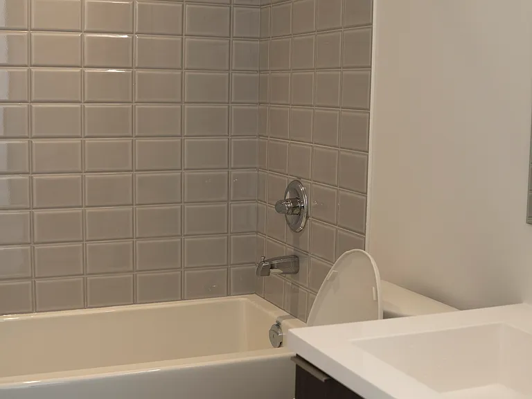 203 College St #2603 — Photo 7
