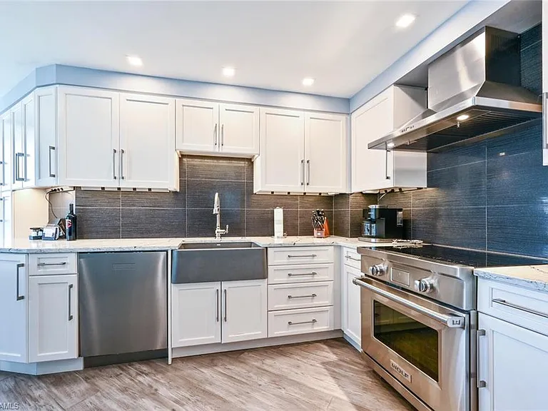 4551 Gulf Shore Blvd N #1406 — Photo 7