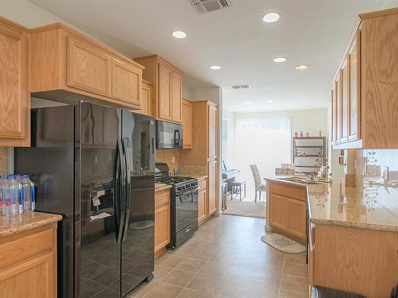 5th image of 300 Wapello Cir