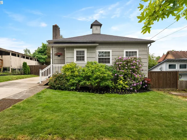 812 12th St, Oregon City, OR 97045