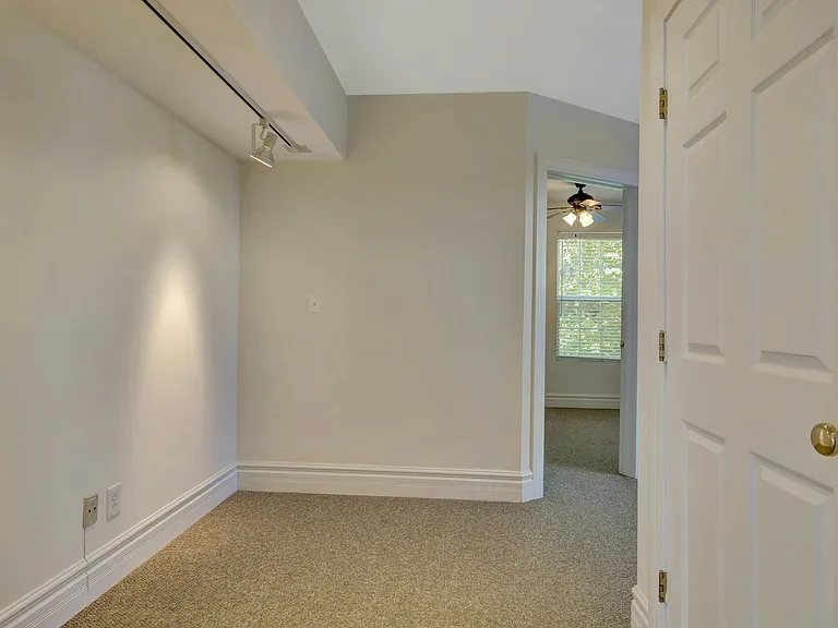 170 Undercliff Ave — Photo 9