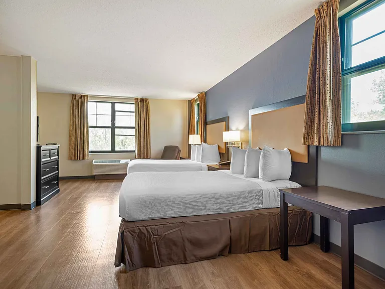 Deluxe Studio - 2 Full Beds