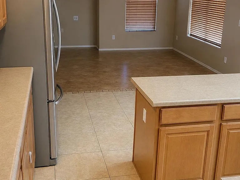 14138 N 158th Ct — Photo 8