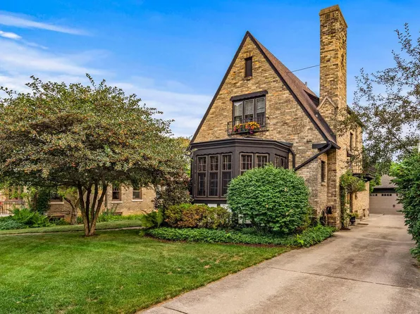 6513 Betsy Ross PLACE, Wauwatosa, WI 53213