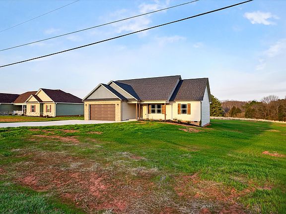 2nd image of 1408 Oak Ridge Rd