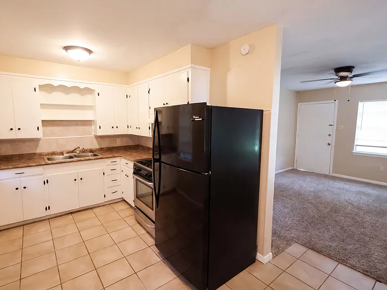 4600 Voss Dr — Photo 3