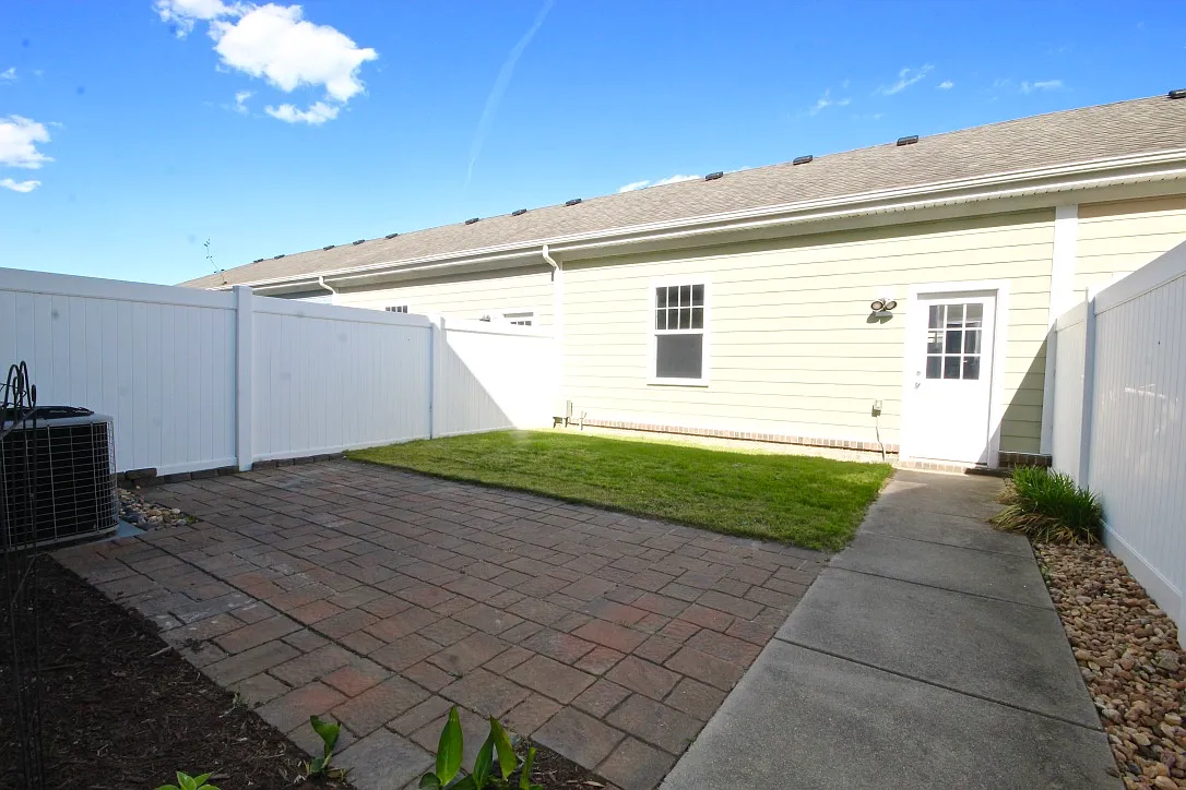 559 Mill Creek Pkwy - - — Photo 4