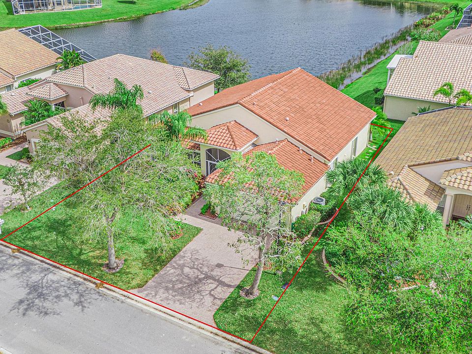 1st image of 466 NW Blue Lake Dr