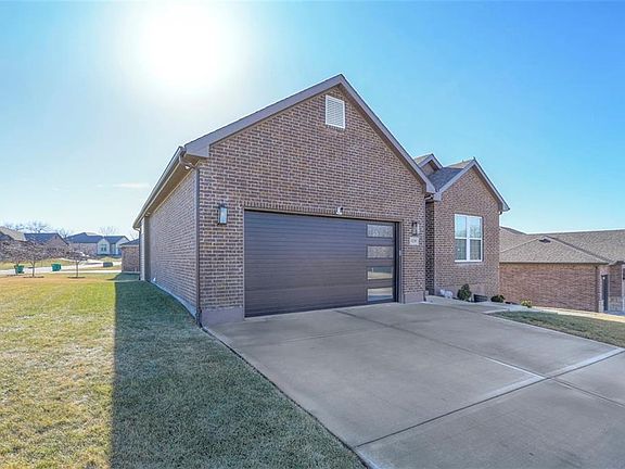 3rd image of 3229 N 109th Pl