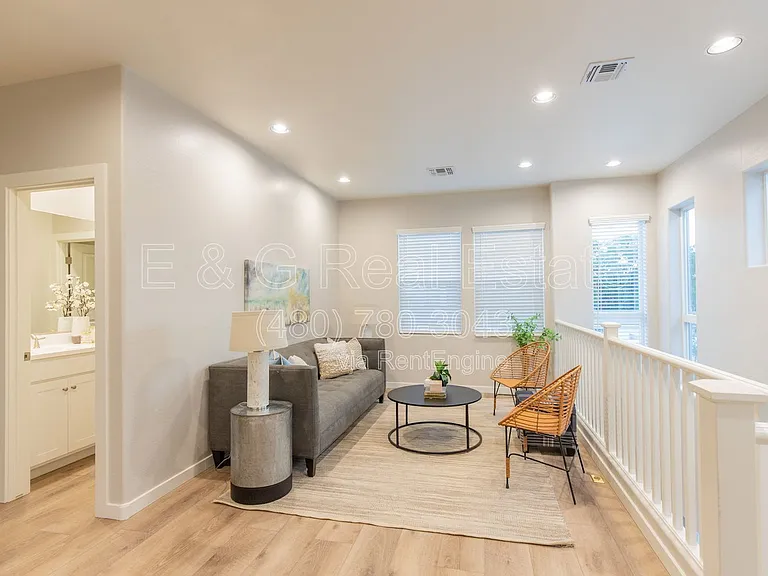 3705 E Flower St — Photo 16