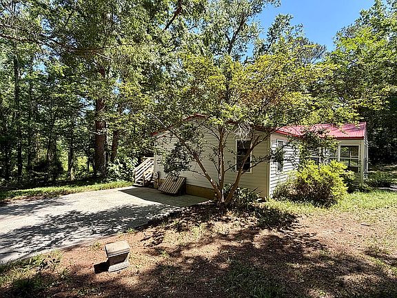3rd image of 930 Murrah Forest Dr