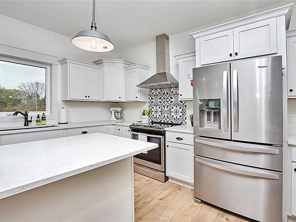 5th image of 984 Somersby Ct