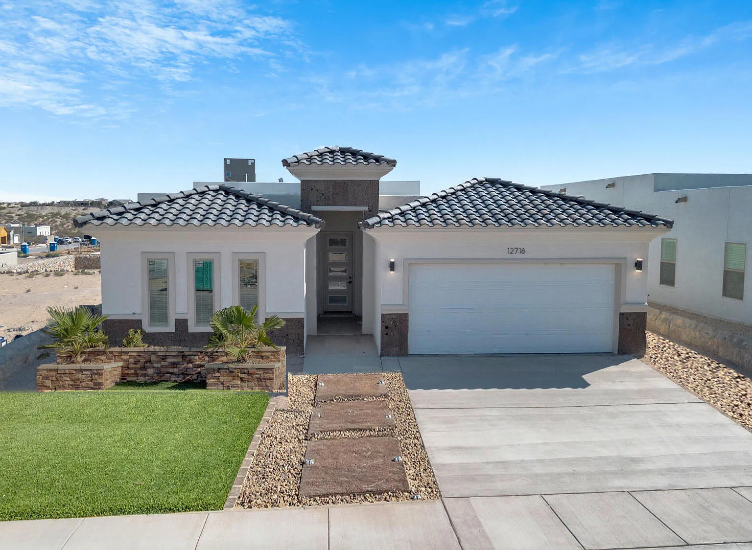 4 bed, 2.5 bath, 1825 sqft, $2,550 — Photo 2
