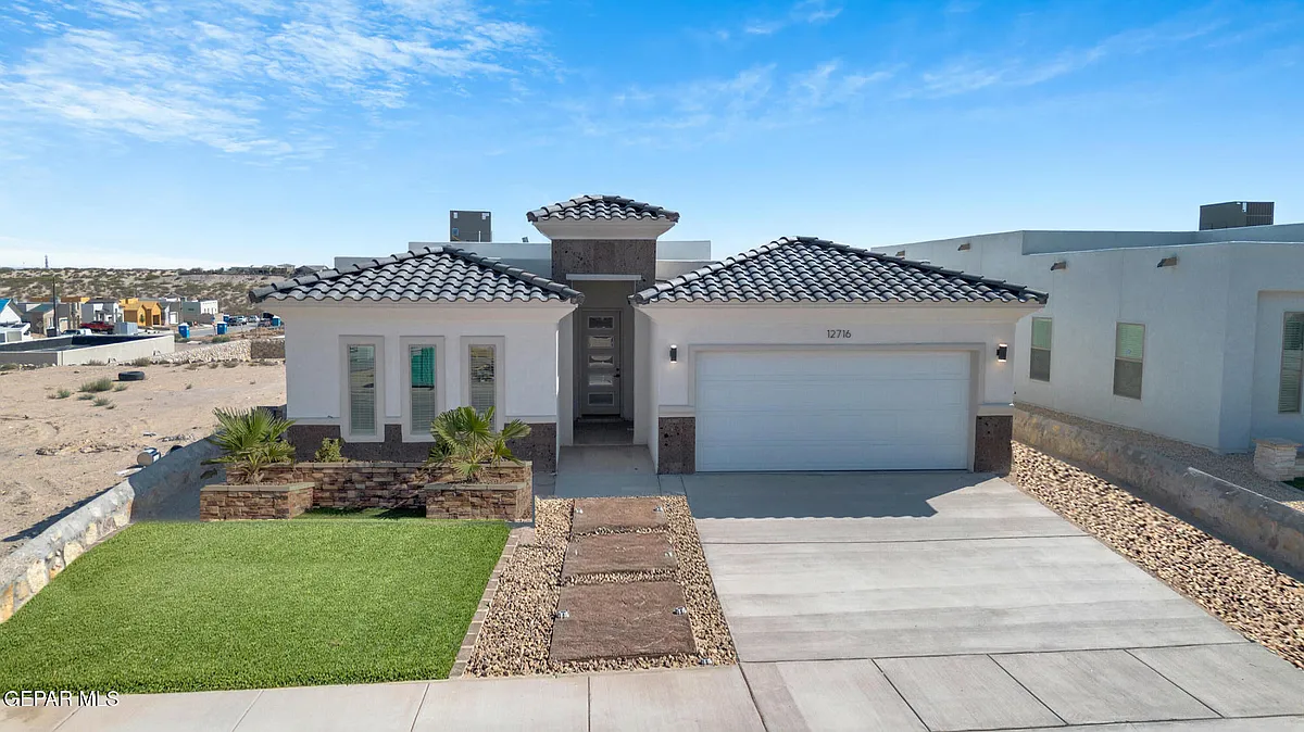 Building Photo - 12716 Middlesbrough Ave