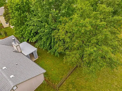 2305 Brett Dr — Photo 33