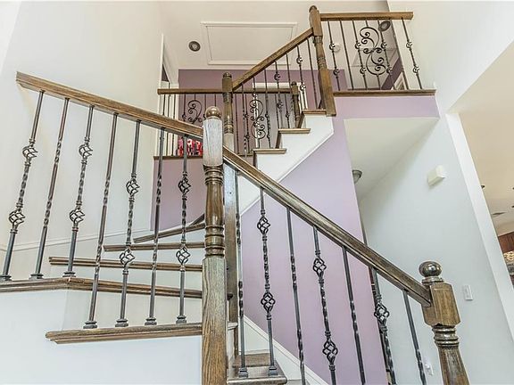 5th image of 33 Cambria St