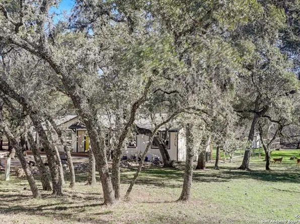 17122 Springhill Dr, San Antonio, TX 78232