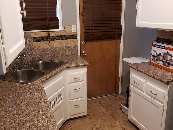 2nd image of 5701 Keniston Ave