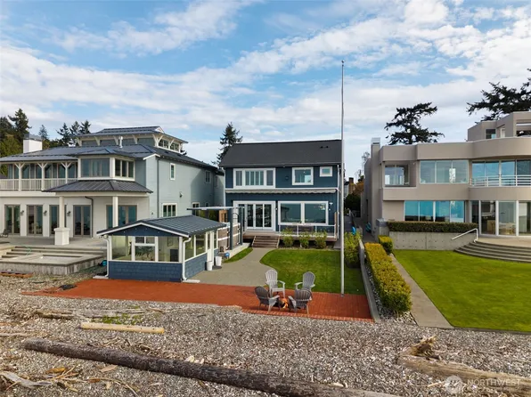 9 SW Three Tree Point Lane, Burien, WA 98166