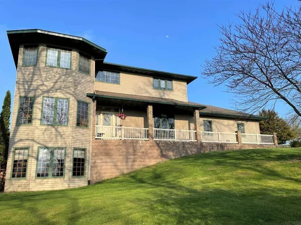 2396 Shagbark Lane Rd, Decorah, IA 52101